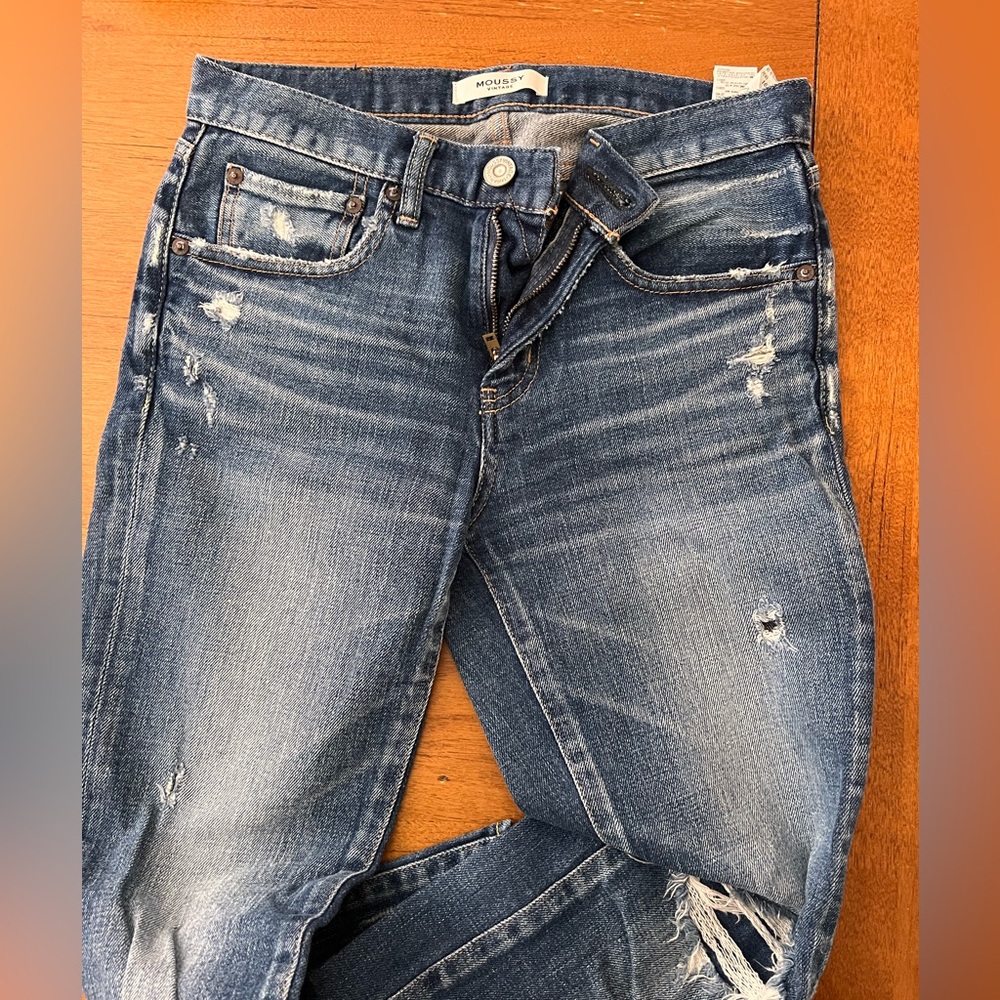 Moussy distressed jeans size 25
